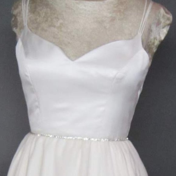 Silk Chiffon Destination Wedding Dress/Bridal Gown - Picture 2 of 8